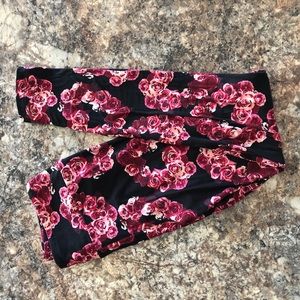 Lularoe OS Valentine Print Leggings 💍